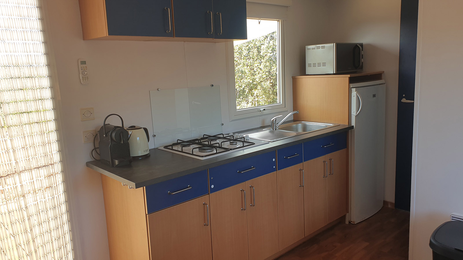 Mobile Home Monte Ouro Verde kitchen Estoi Algarve Portugal
