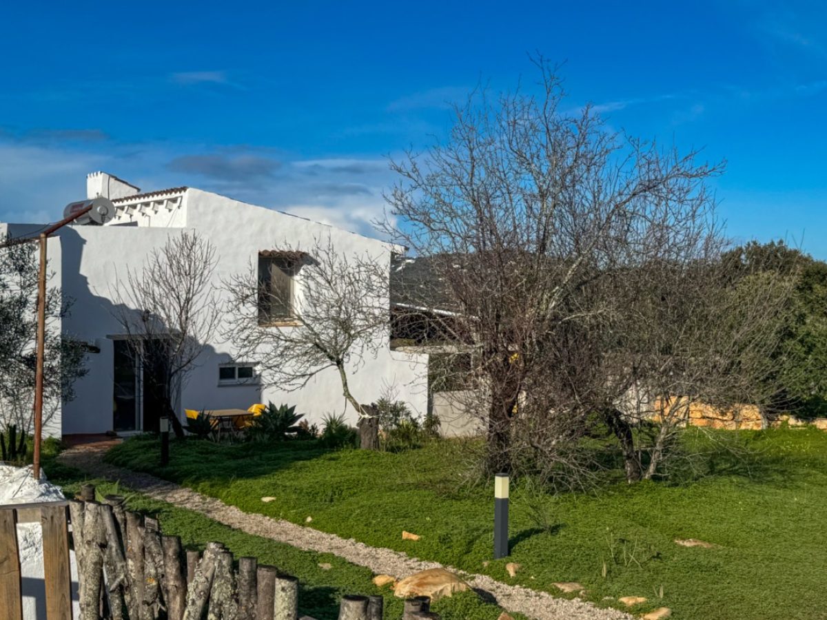 Binnentuin van het appartement van Casa Amendoa te Monte ouro verde in Estoi. De Algarve. Portugal.