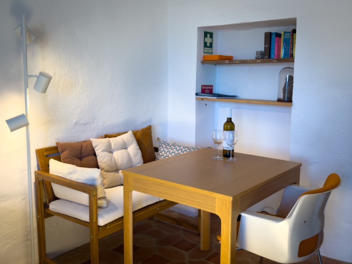 Zithoek van het appartement van Casa Amendoa te Monte ouro verde in Estoi. De Algarve. Portugal.